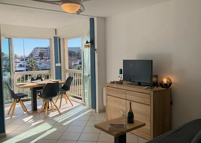 Апартаменты 341 2 Pers Port Soleil Jolie Vue Port Агд